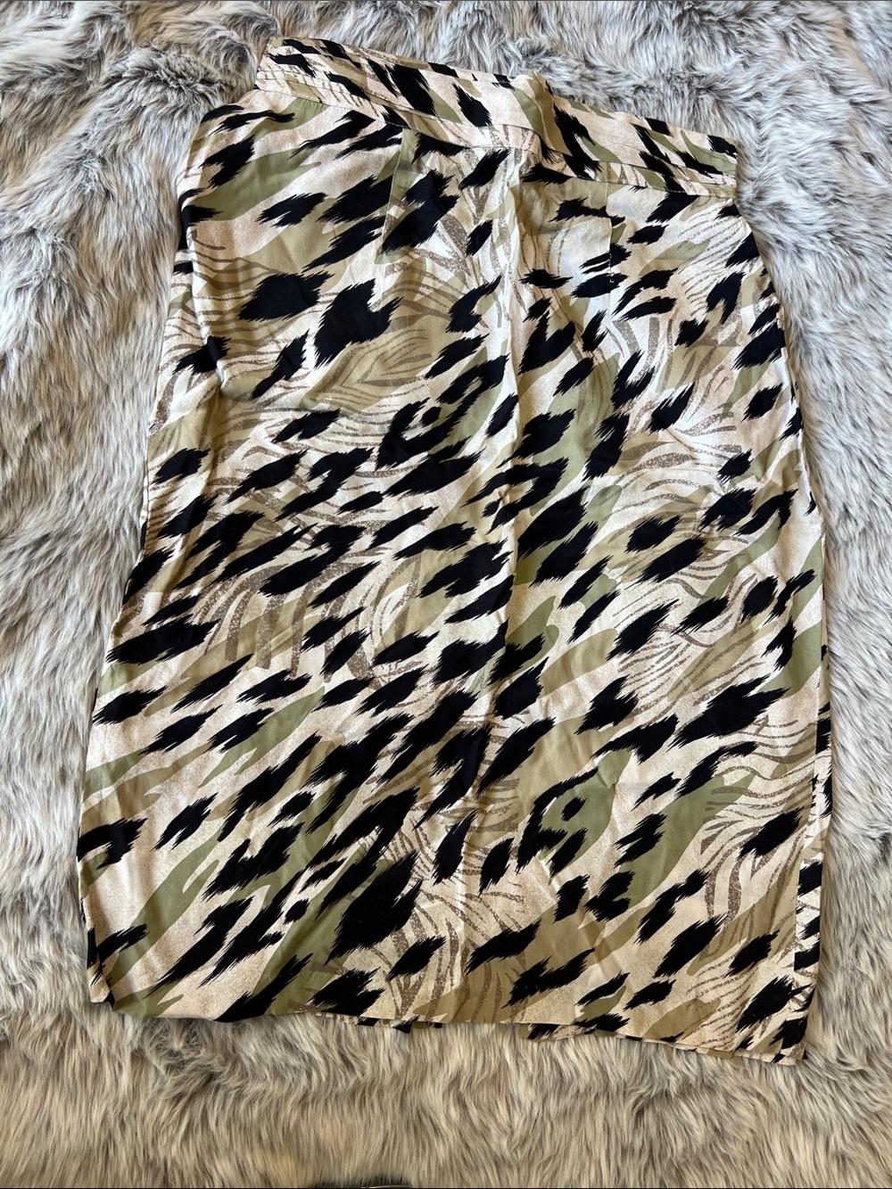 Womens Printed Midi Skirt in Black and Olive